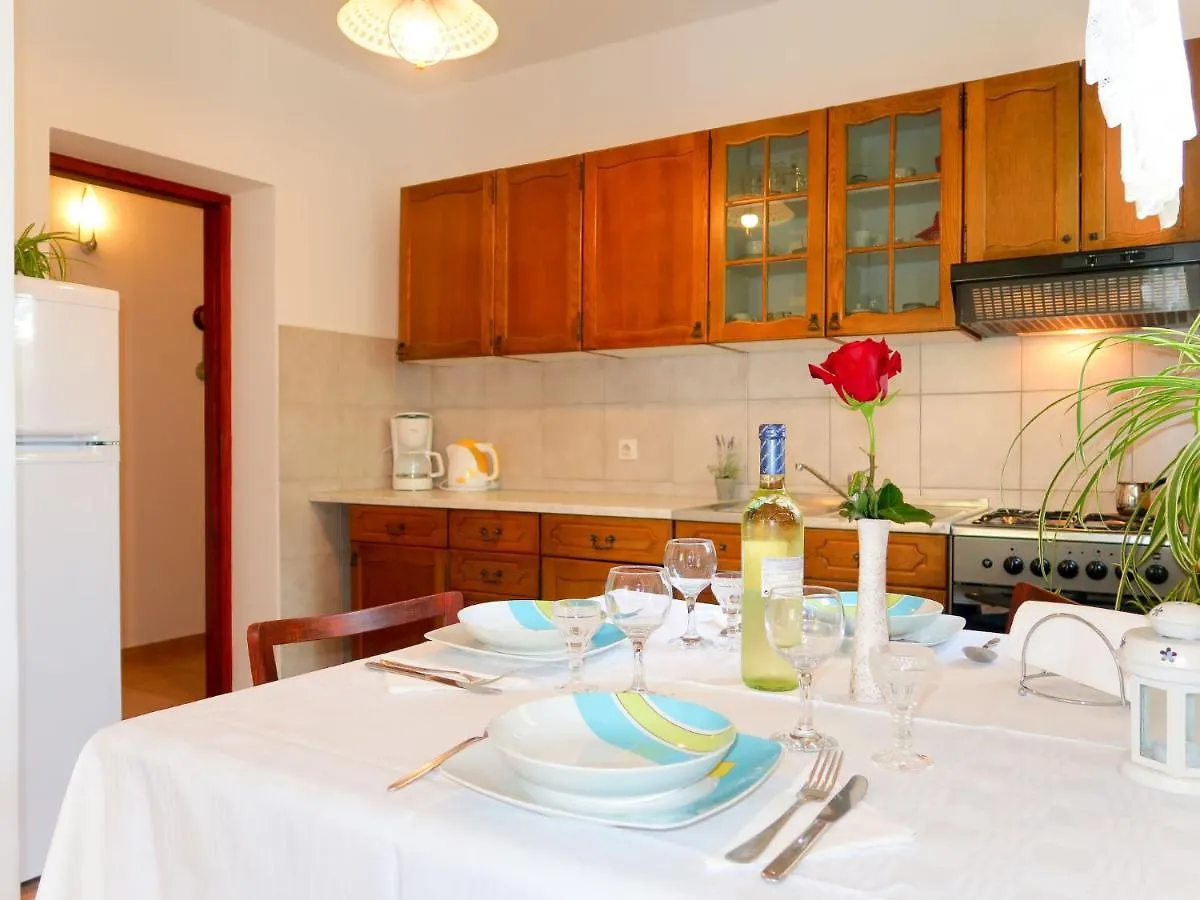 Apartment Vera - Mlk326 By Interhome Malinska