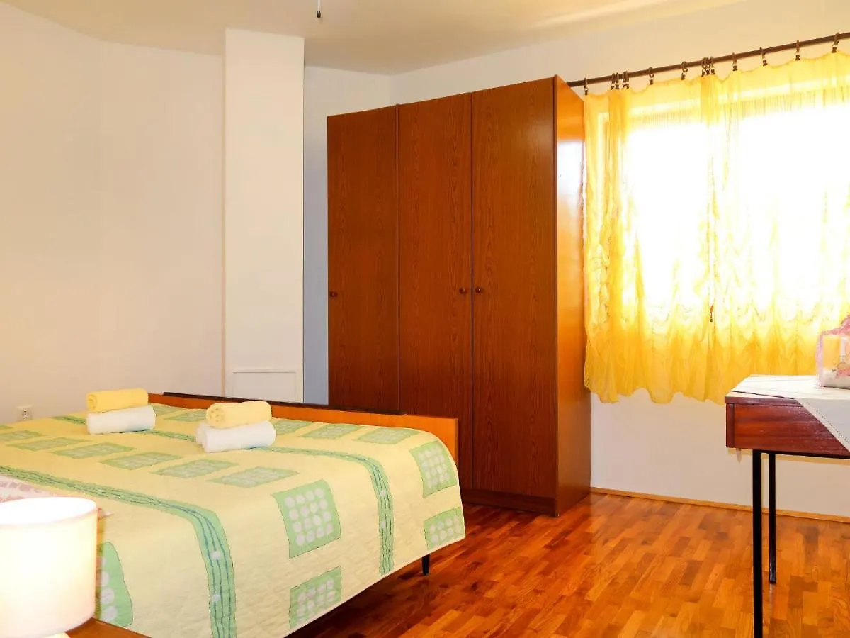 Apartment Vera - Mlk326 By Interhome Malinska Croatie