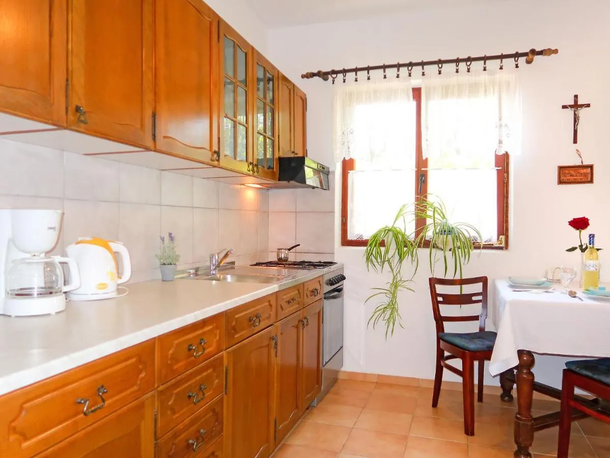 Apartment Vera - Mlk326 By Interhome Malinska