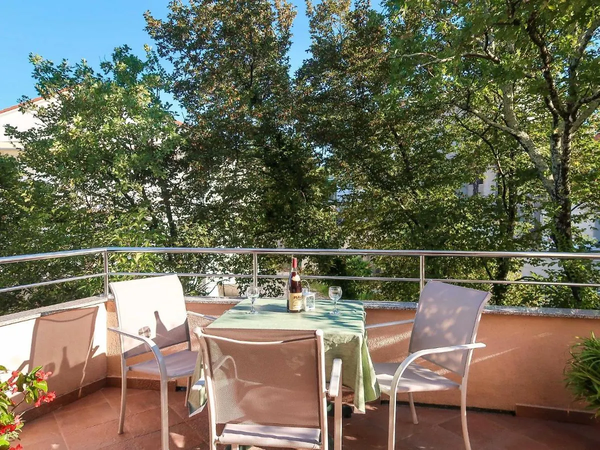 Apartment Vera - Mlk326 By Interhome Malinska